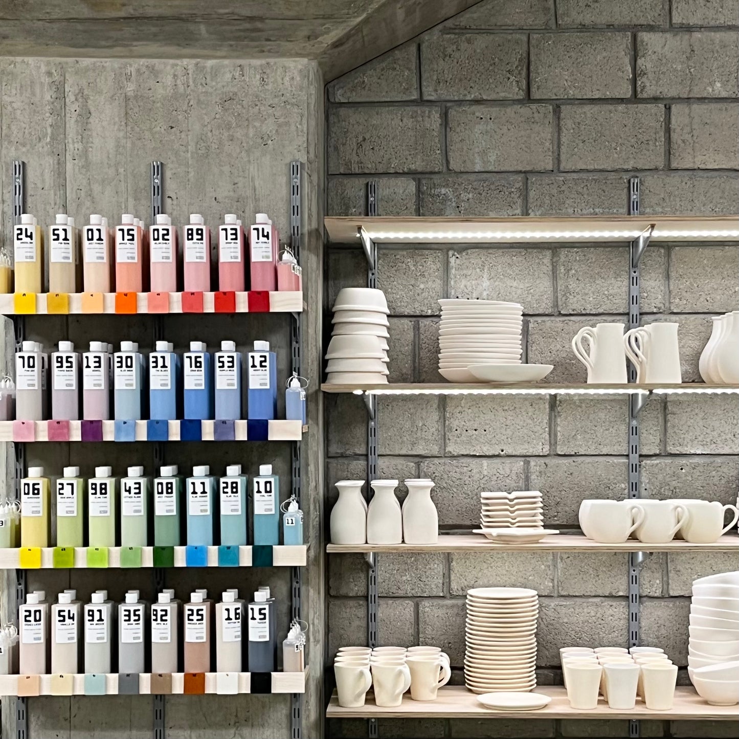 Décor sur Céramique - Atelier Libre - 2 heures - Une Boisson offerte