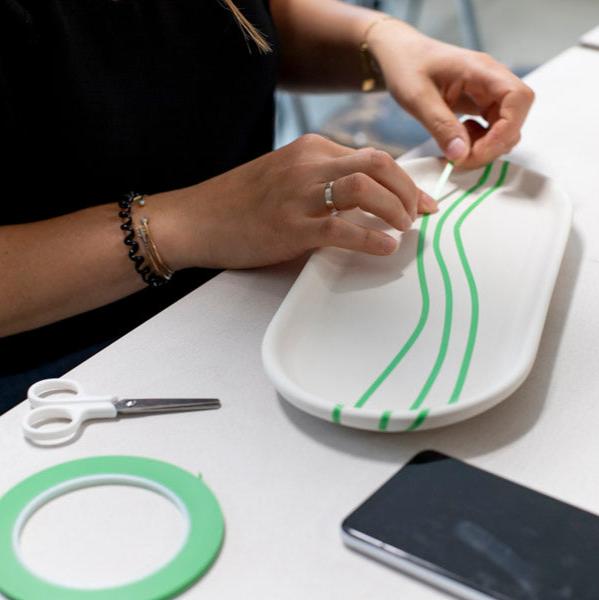 GENEVA - Painting on ceramic - Open session - 2 hours- One free Beverage